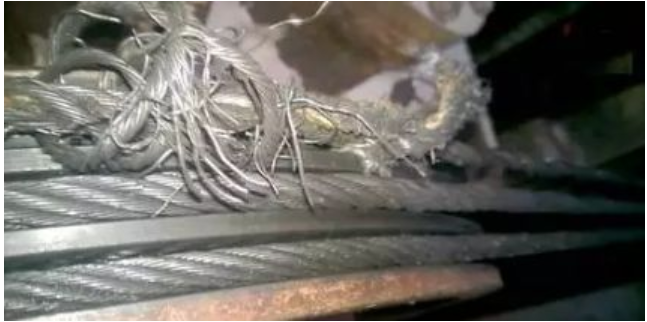 电梯钢丝绳有一根断股，可不可以只换这一根，还是要四根都要换?