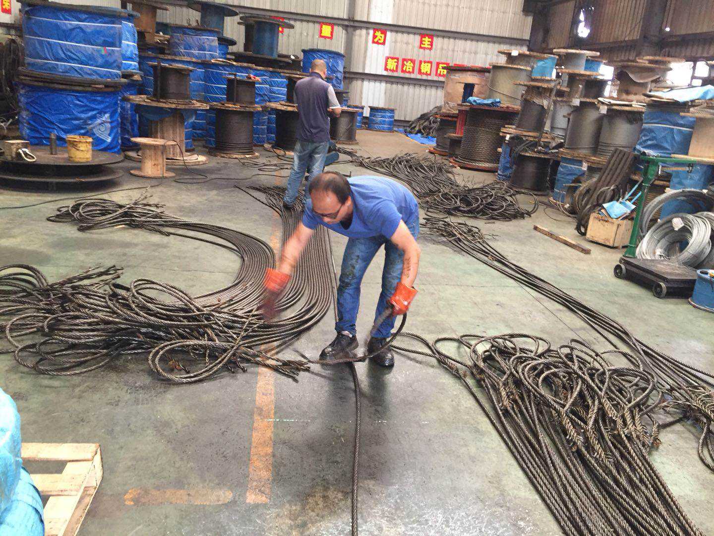 供应新治钢的吊索具在上海华绳钢绳有限公司正在加工制作中